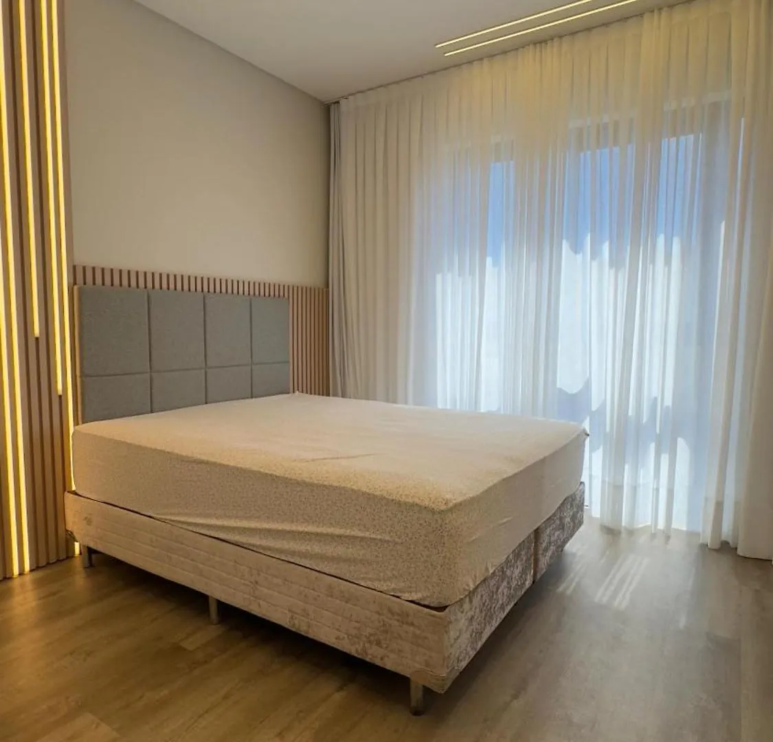 דירה לגונה Luxor Residence
