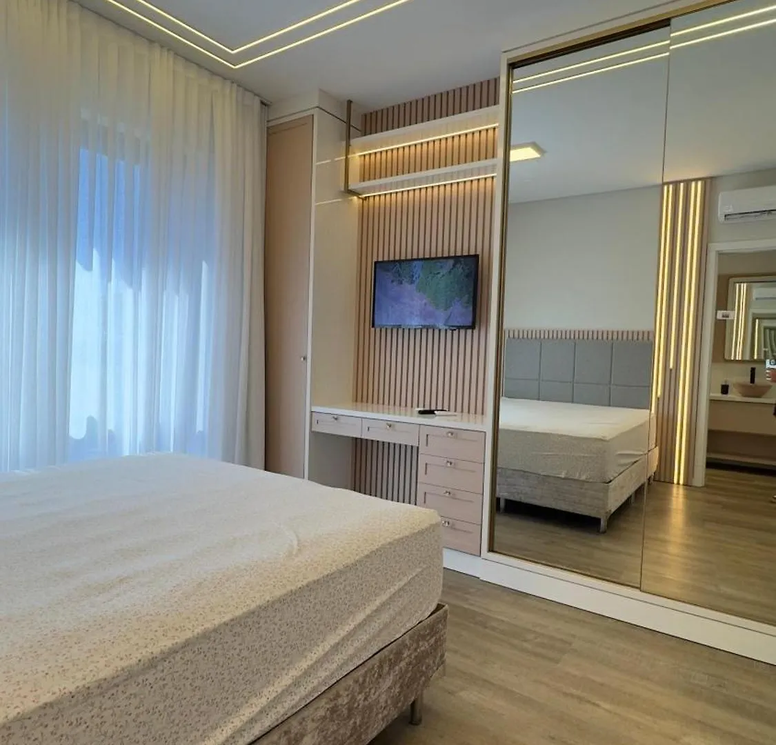 לגונה Luxor Residence דירה