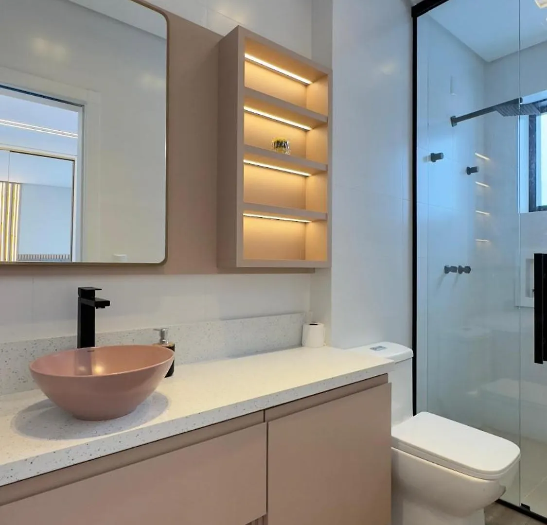 לגונה Luxor Residence דירה