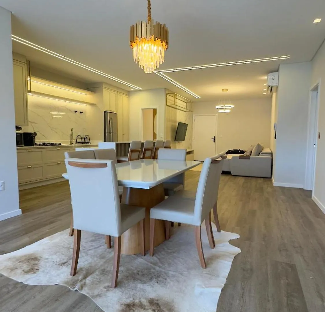 לגונה Luxor Residence דירה